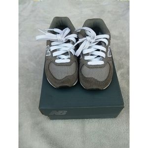 Infant 574 New Balance  Shoes Sz 4 Gray &White